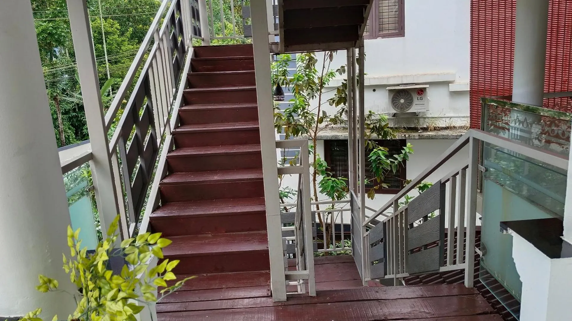 Essence Munnar Homestay Anaviratty